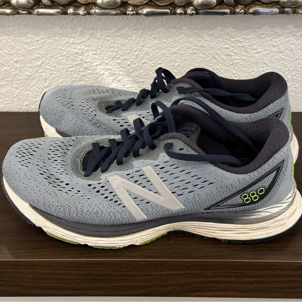 New Balance 880 men’s size 9 wide